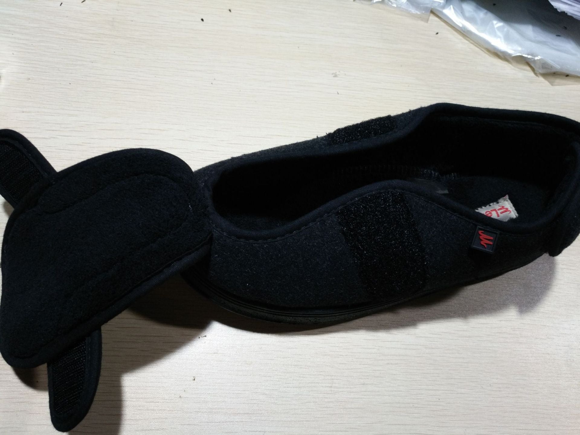 Adjustable Velcro Walking Shoes for Swollen Feet