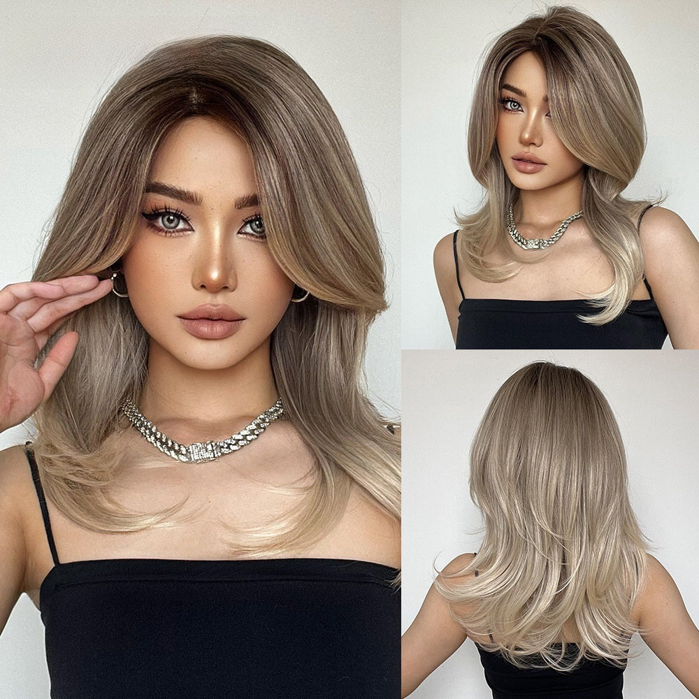 Gradual micro-biased differential style of wavy medium-length synthetic hair for the fringe
