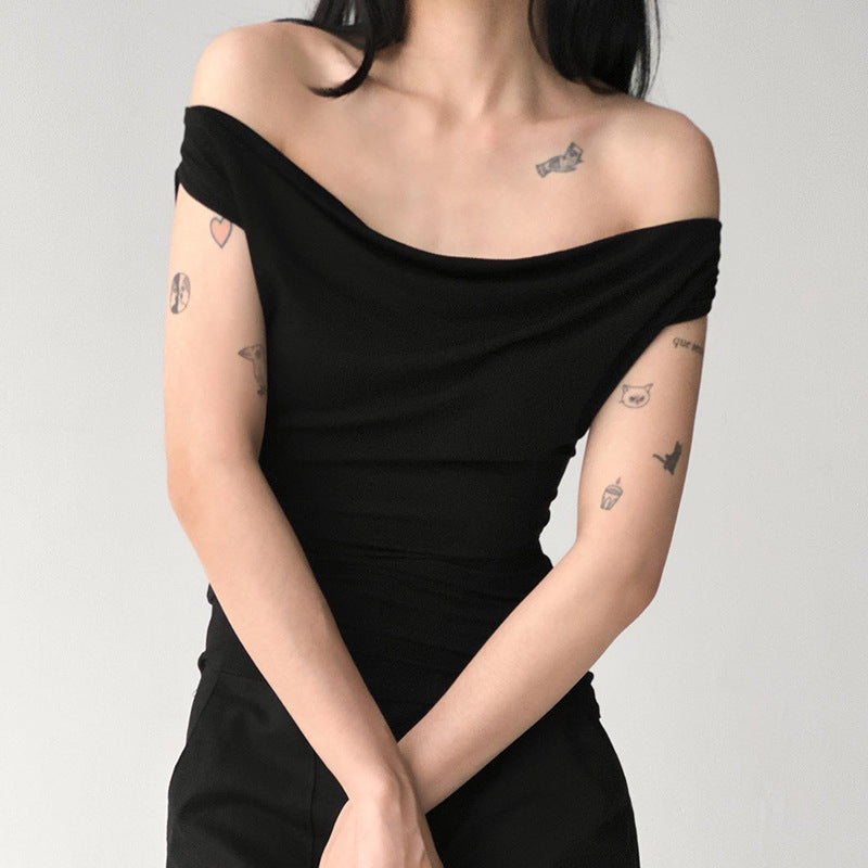 Solid-color collarless sleeveless off-the-shoulder top