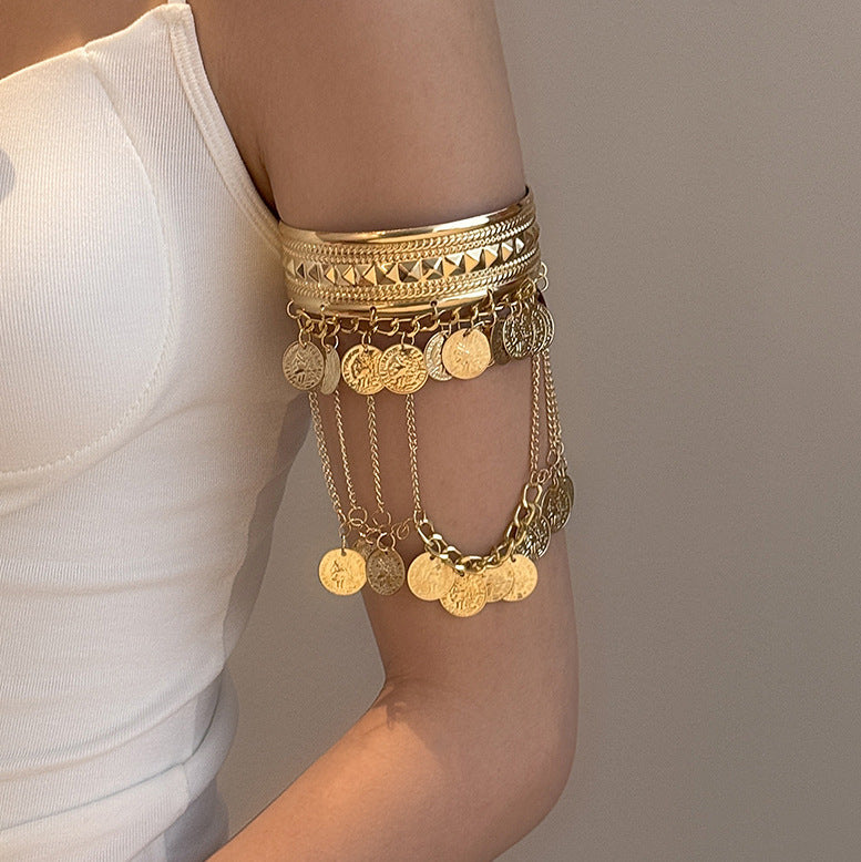 Elegant butterfly-shaped open-arm bracelet