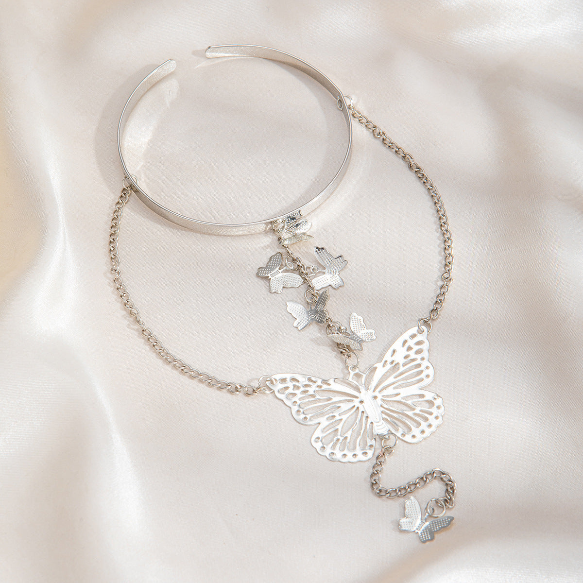 Elegant butterfly-shaped open-arm bracelet