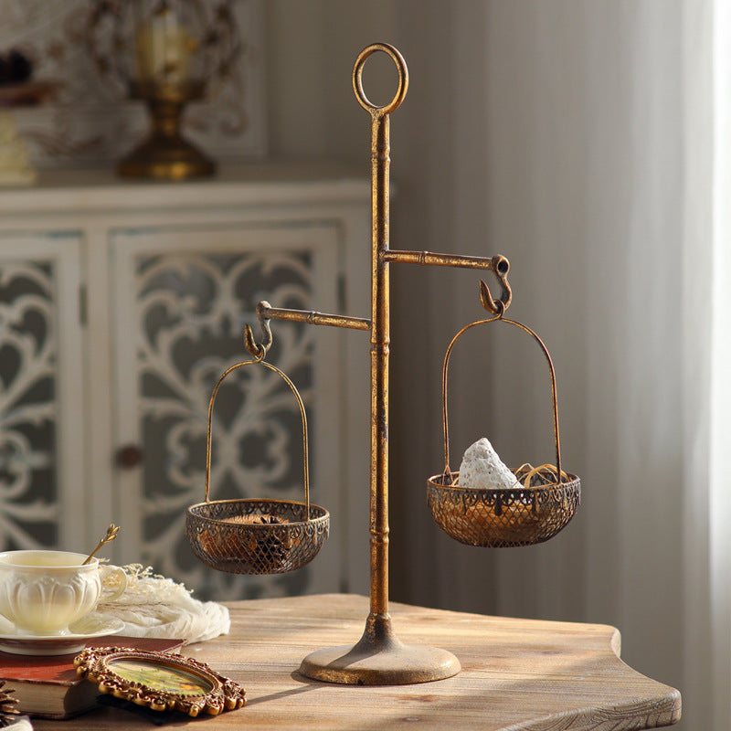 Retro Iron Art Table Decoration