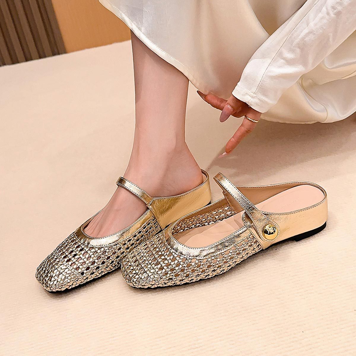 Spring/Summer Casual Flat Shoes with Single Strap