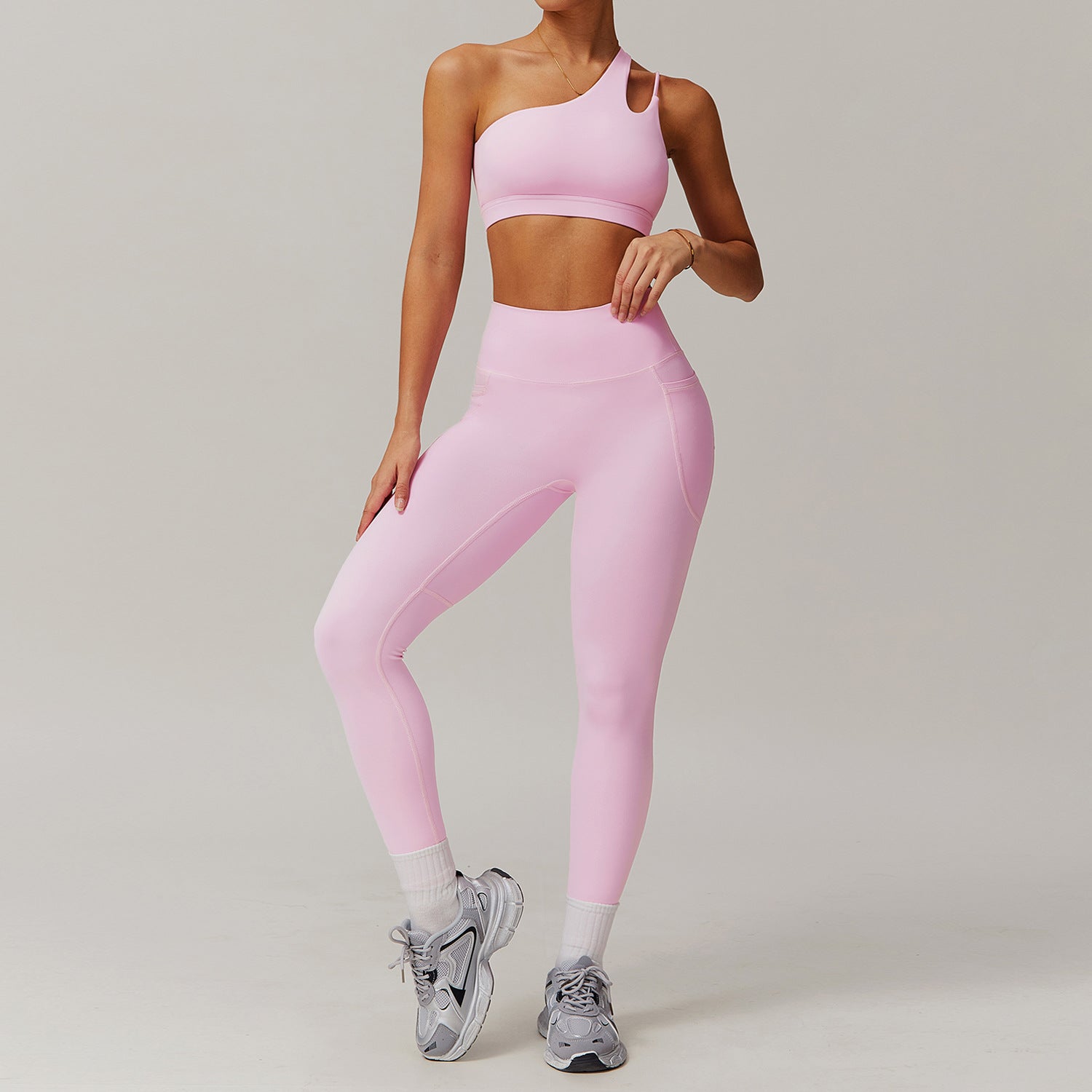 Tight-Fit Yoga Clothes