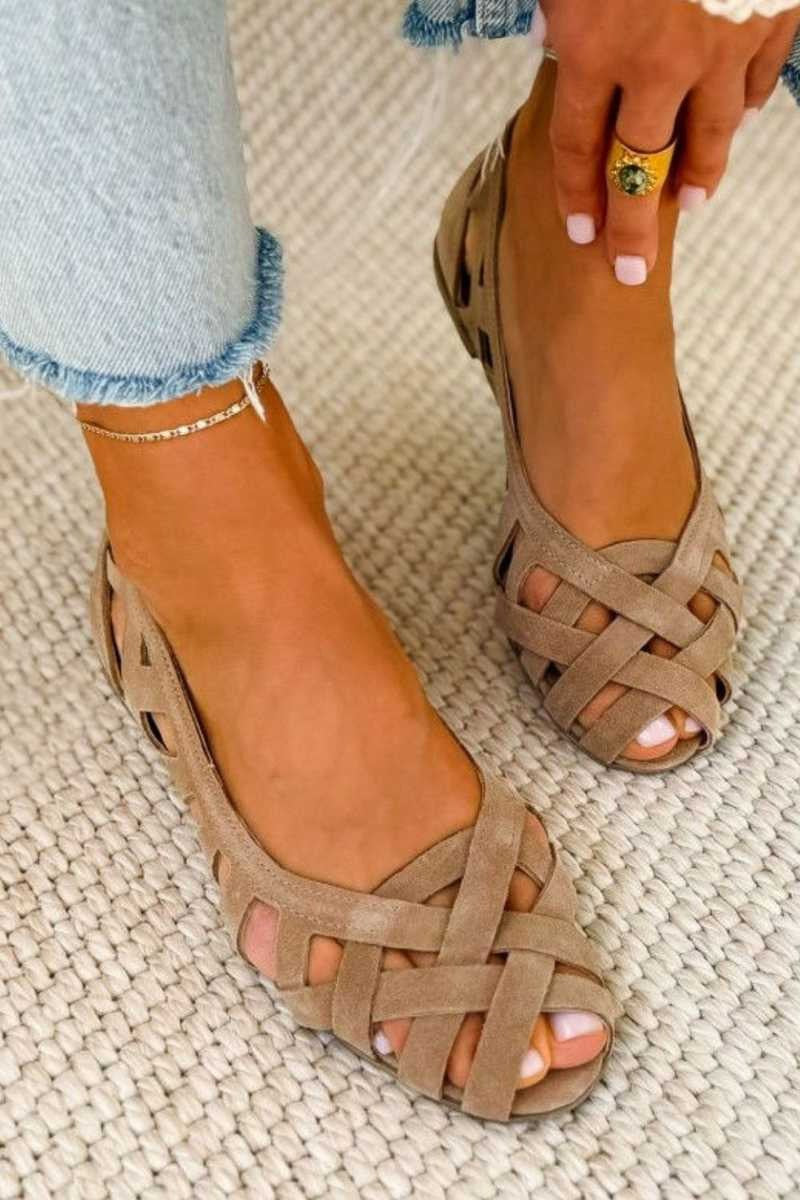Fashion Flat Bottom Hollow Breathable Clogs Non-Slip Beach Fashion Shoes