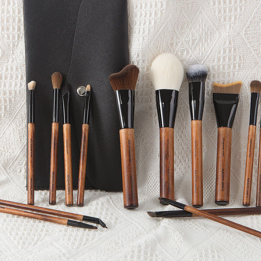 14-Piece Natural Wood Makeup Brush