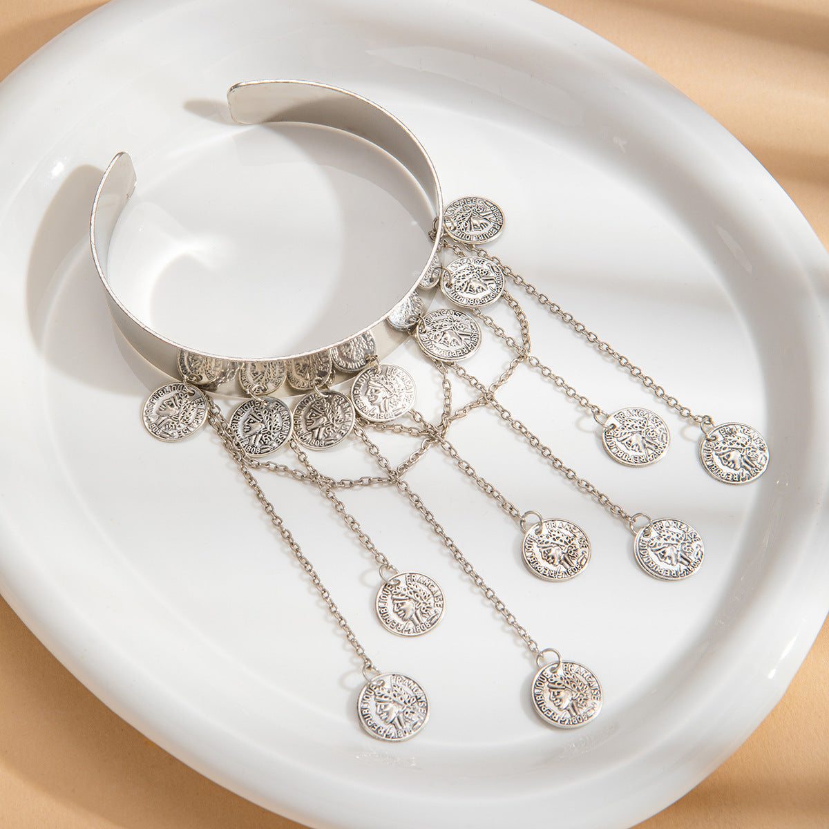 Elegant butterfly-shaped open-arm bracelet