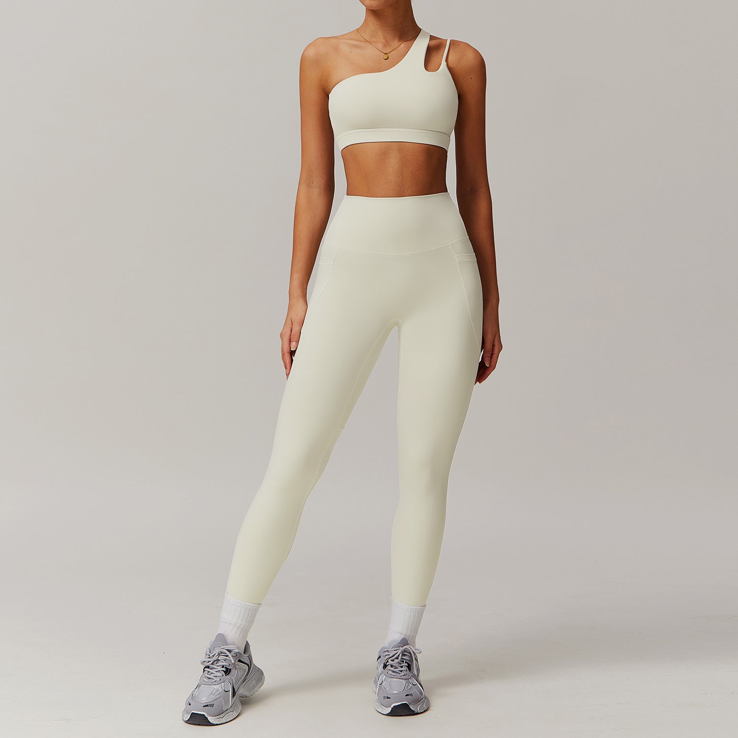 Tight-Fit Yoga Clothes
