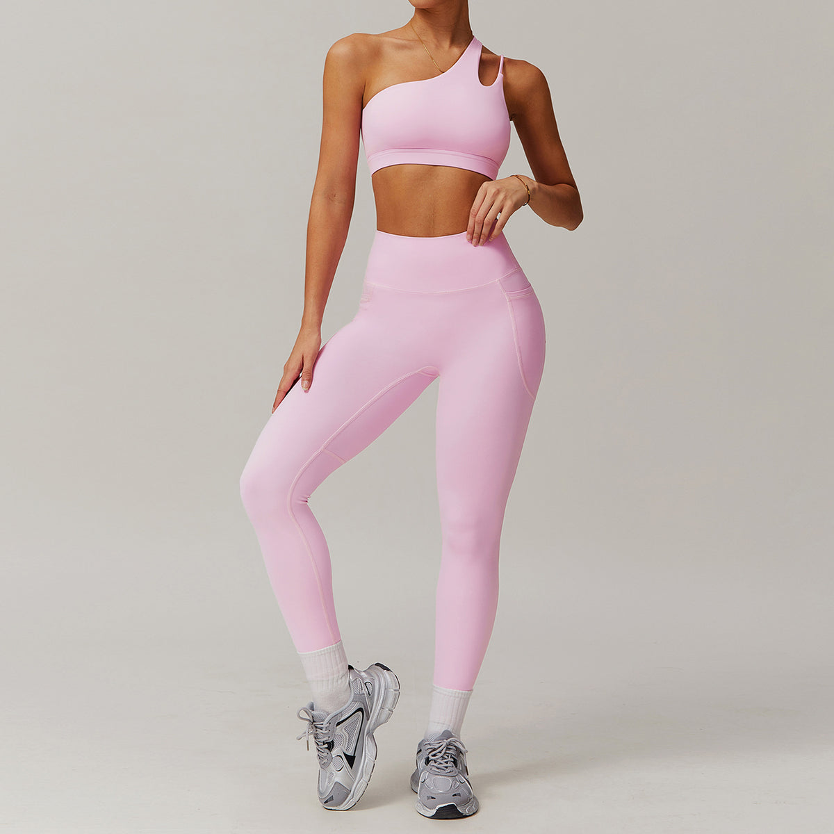 Tight-Fit Yoga Clothes