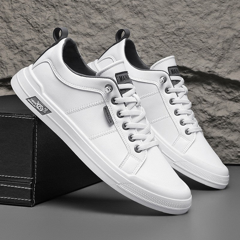 Versatile black and white soft-soled shoes