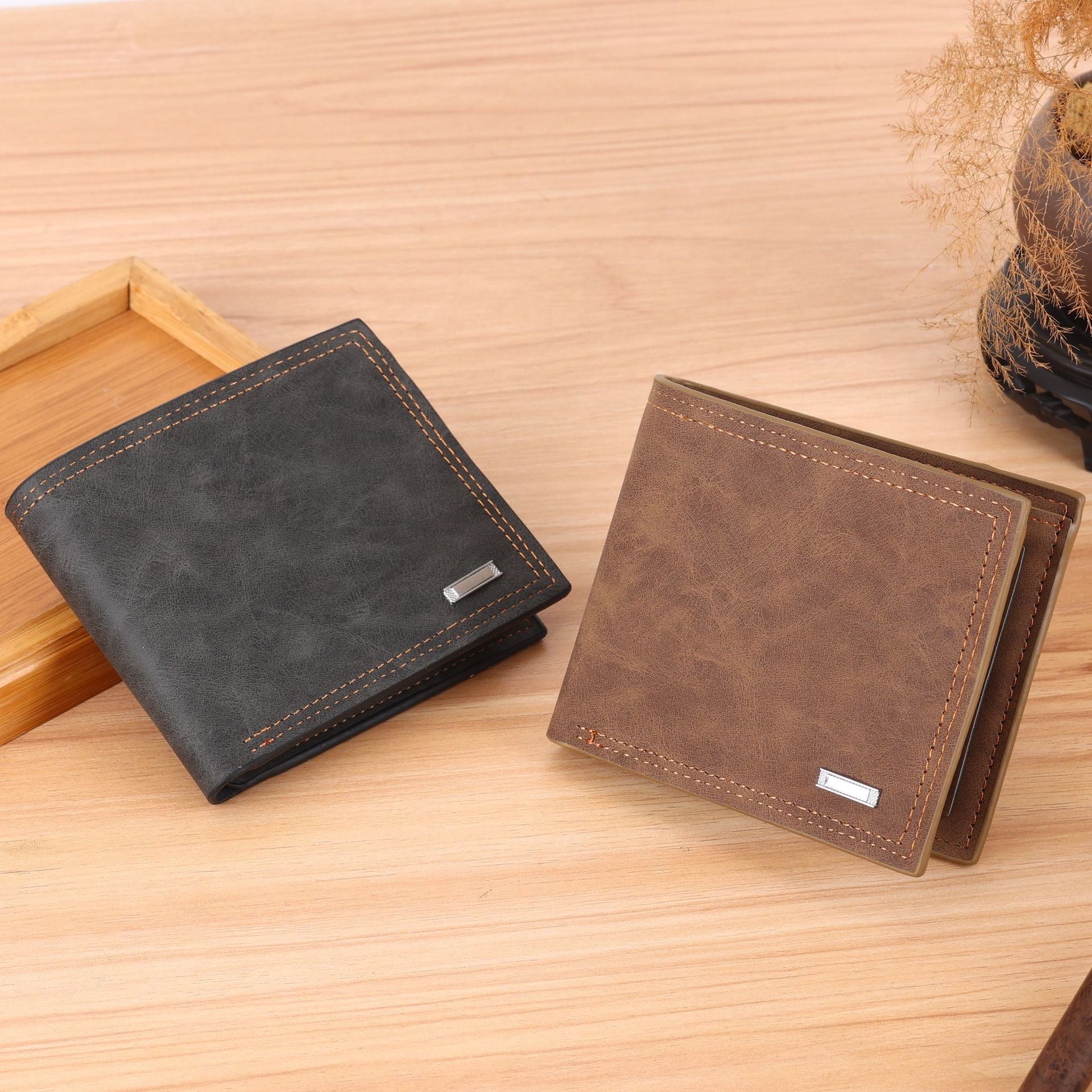 Classic Bi-fold Mens Wallet with Card Slots