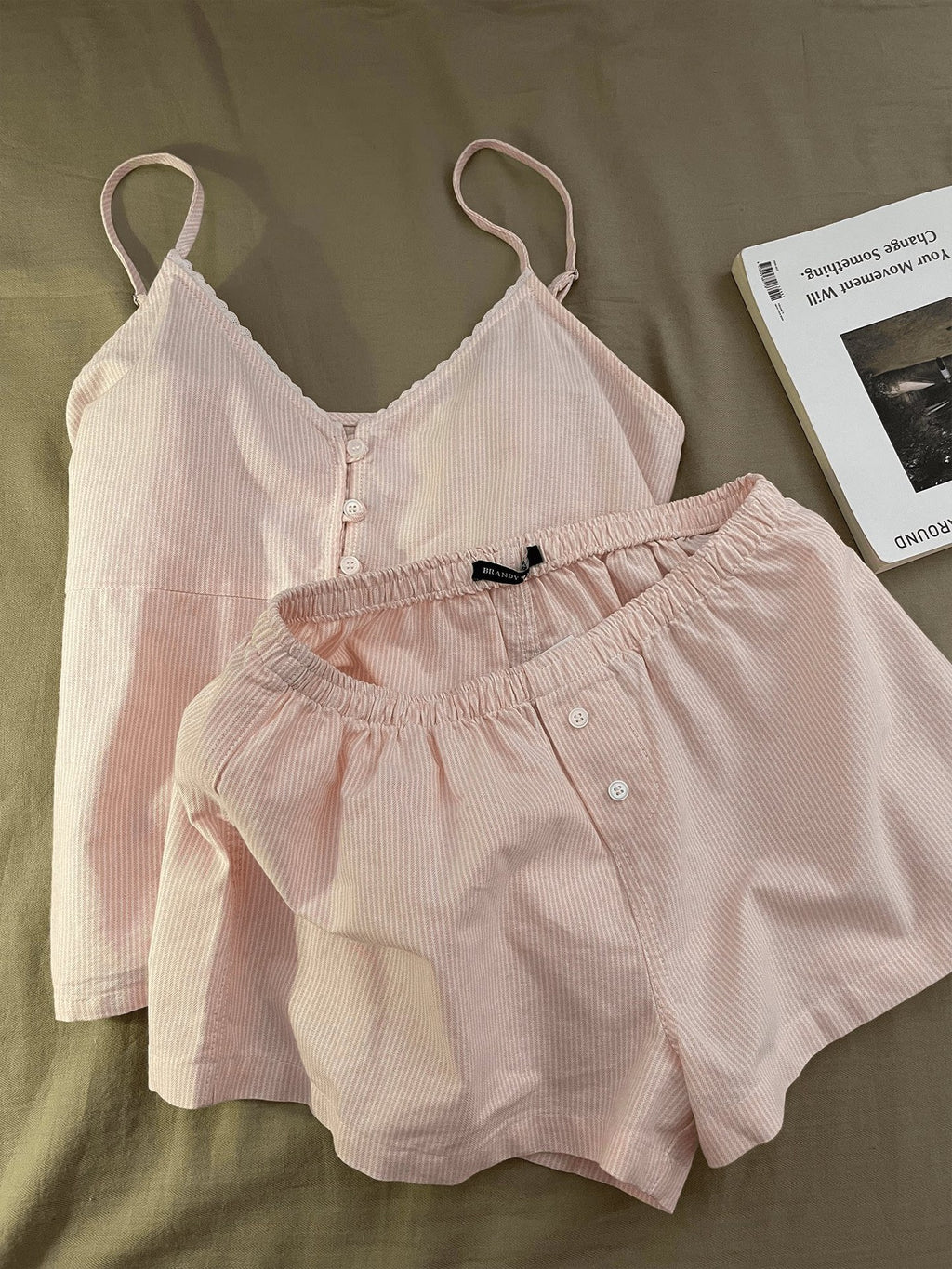 Slim-fit tank top and shorts