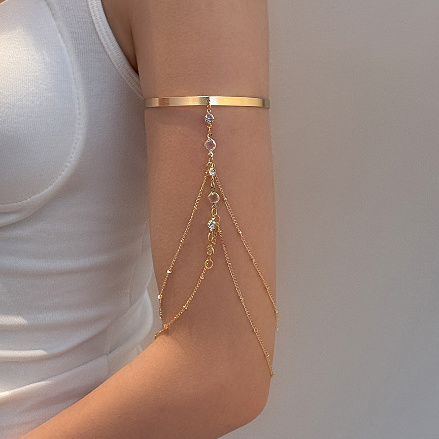 Elegant butterfly-shaped open-arm bracelet