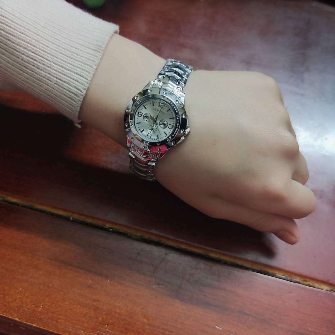 Quartz couple watches