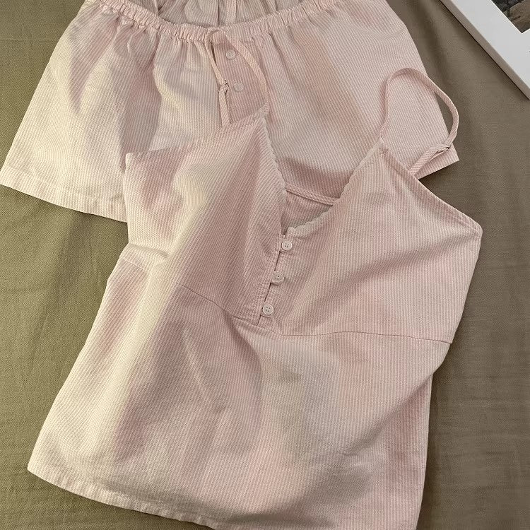 Slim-fit tank top and shorts