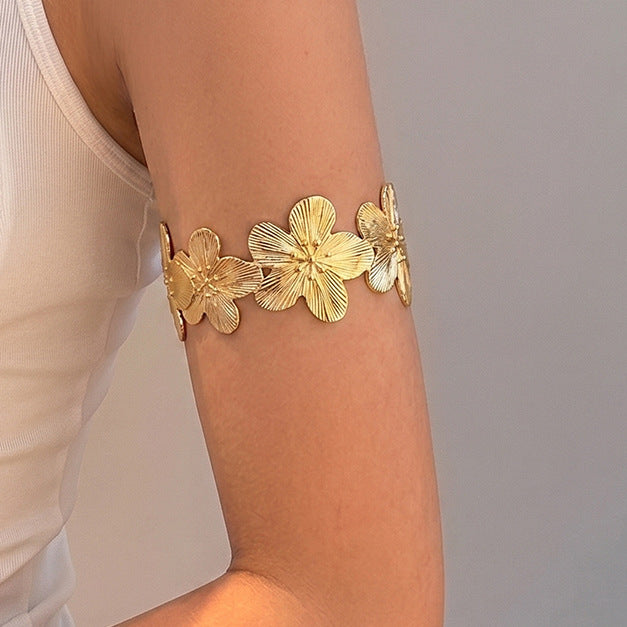Elegant butterfly-shaped open-arm bracelet