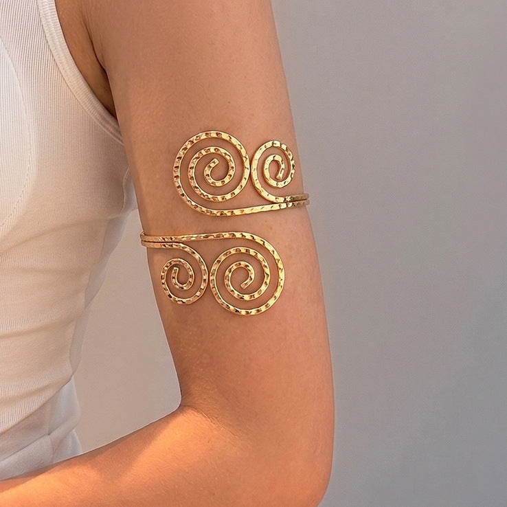 Elegant butterfly-shaped open-arm bracelet
