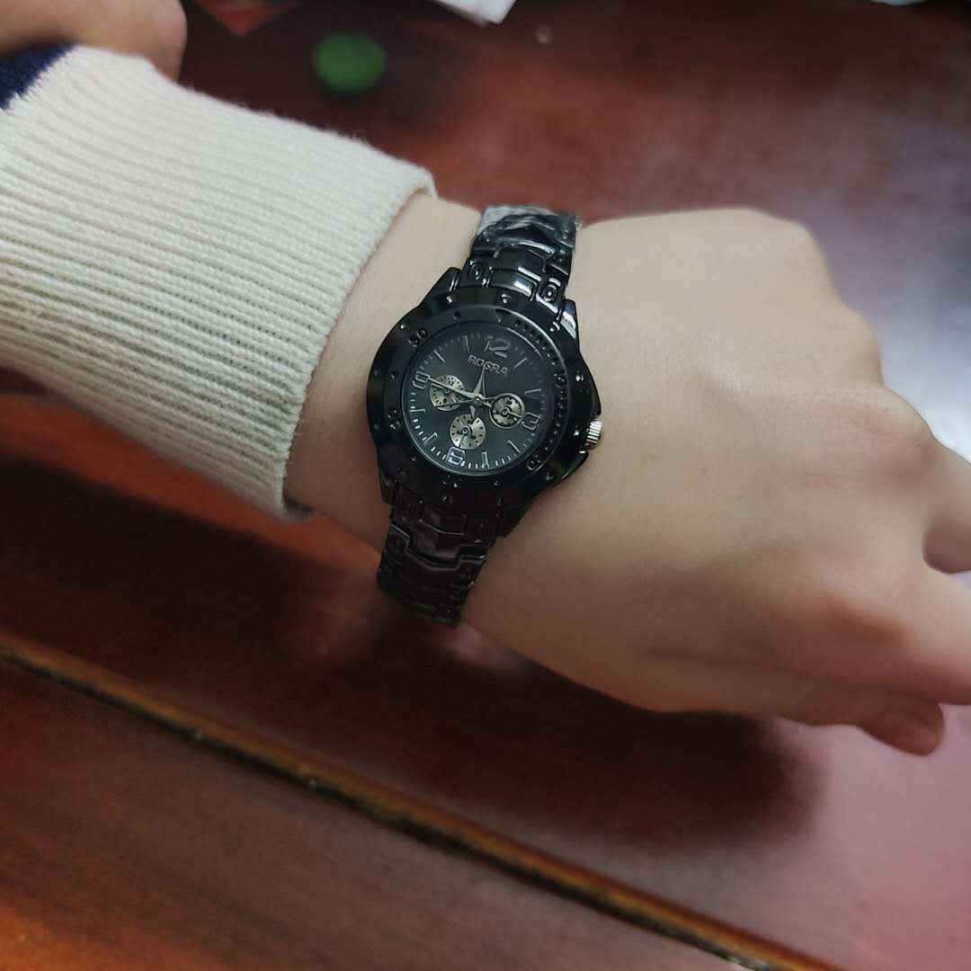 Quartz couple watches